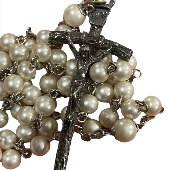 Vintage faux pearl rosary Italy silver finish Catholic religious Crucifix - Picture 8 of 9